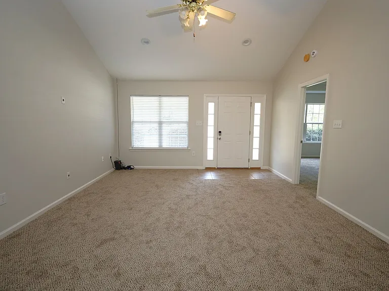 4125 Springruff Dr — Photo 2