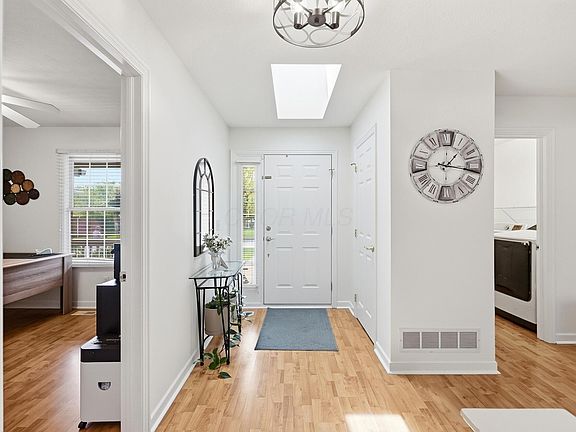 3rd image of 1900 Mary Dell Ln