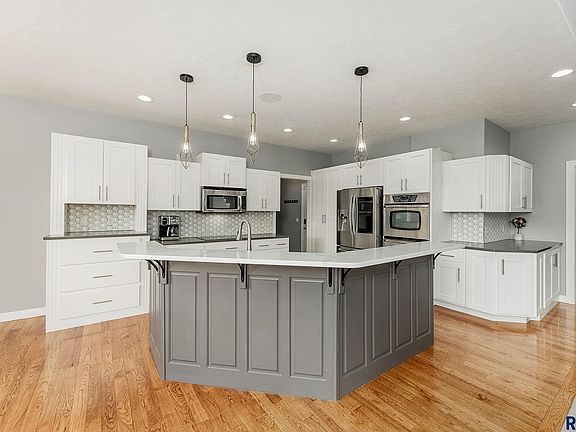 5th image of 5904 S Deer Park Dr