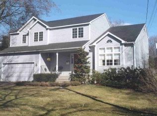 28 Elm St, Fairfield, CT 06430