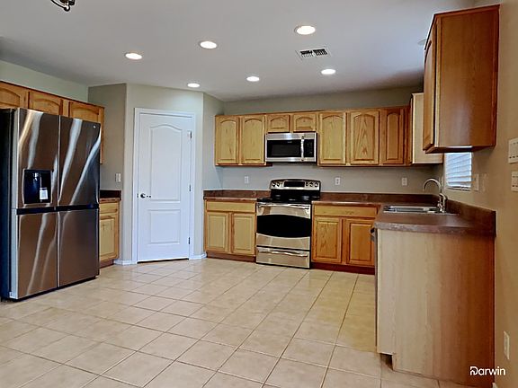 2nd image of 1070 E Kelsi Ave