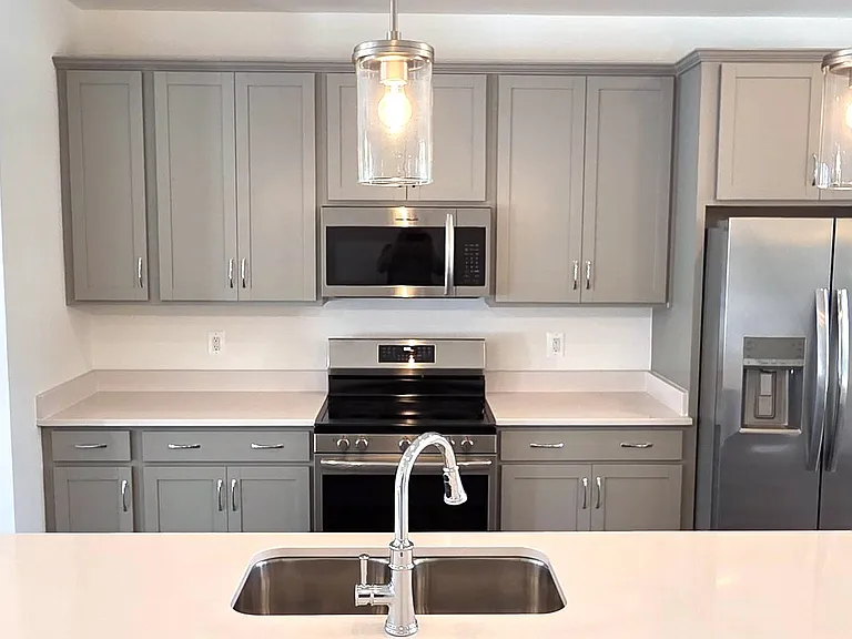 3487 Monterey Dr — Photo 3