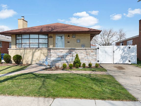 2nd image of 5248 Oakdale Dr