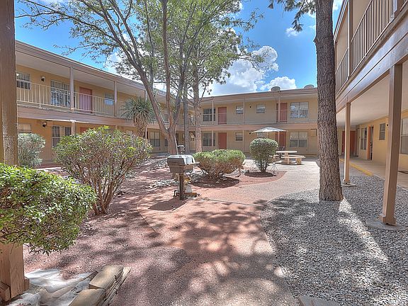 3rd image of 112 Cardenas Dr NE APT 29