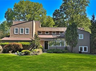 24 Rolling Way, New City, NY 10956