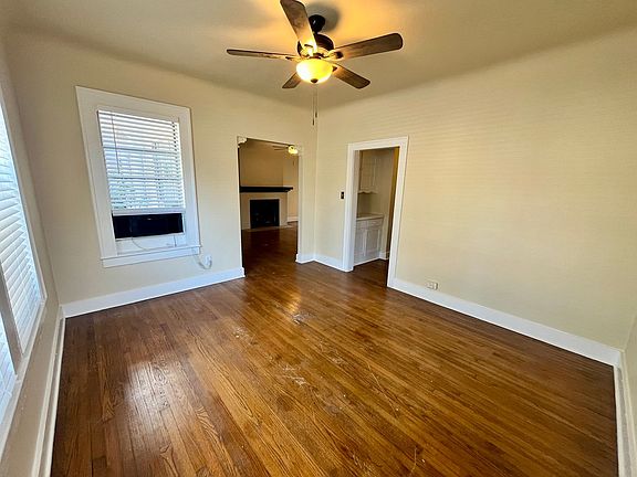 5th image of 424 E Ashby Pl APT 1