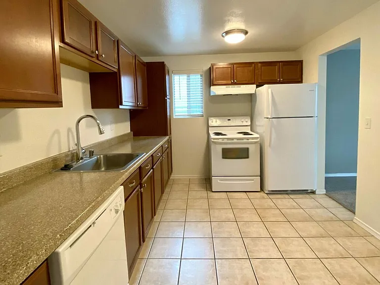 Timberlane Apartments — Photo 23