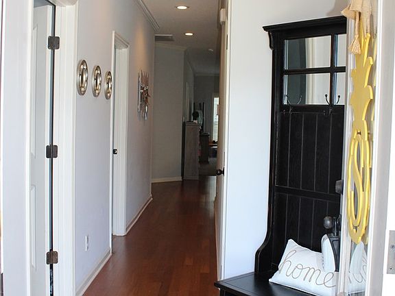 3rd image of 5039 Greyfield Pl N