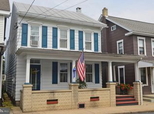 121 Main St, Strausstown, PA 19559