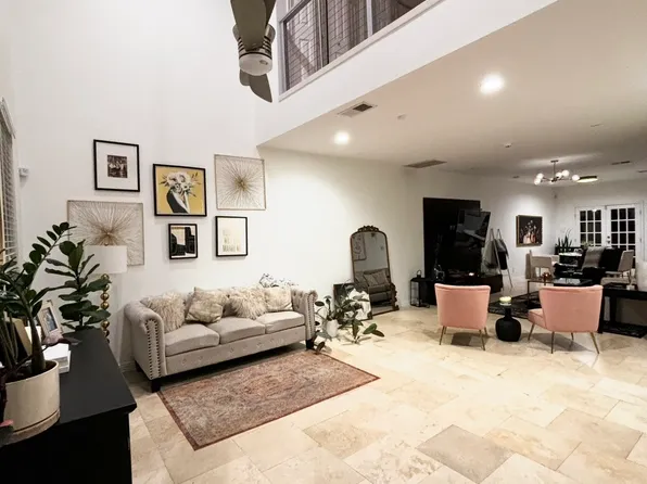 2424 Knight St, Dallas, TX 75219