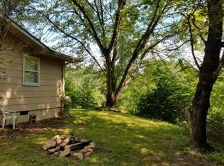 553 W Vineyard Rd, Hayesville, NC 28904