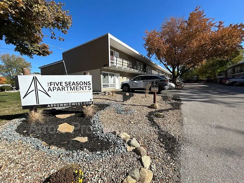 1 bed, 1.0 bath, 494 sqft, $795 — Photo 1