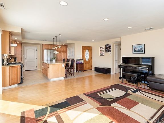 4th image of 2034 W Crestwood St