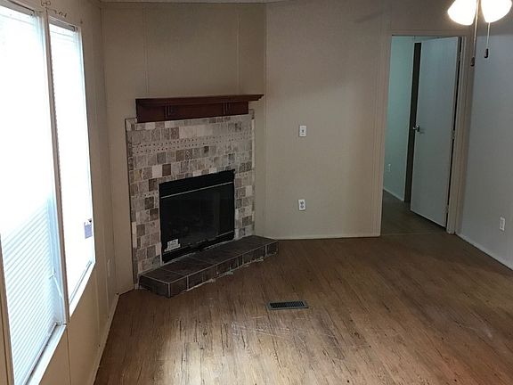 2nd image of 9060 Silver Oak Ln