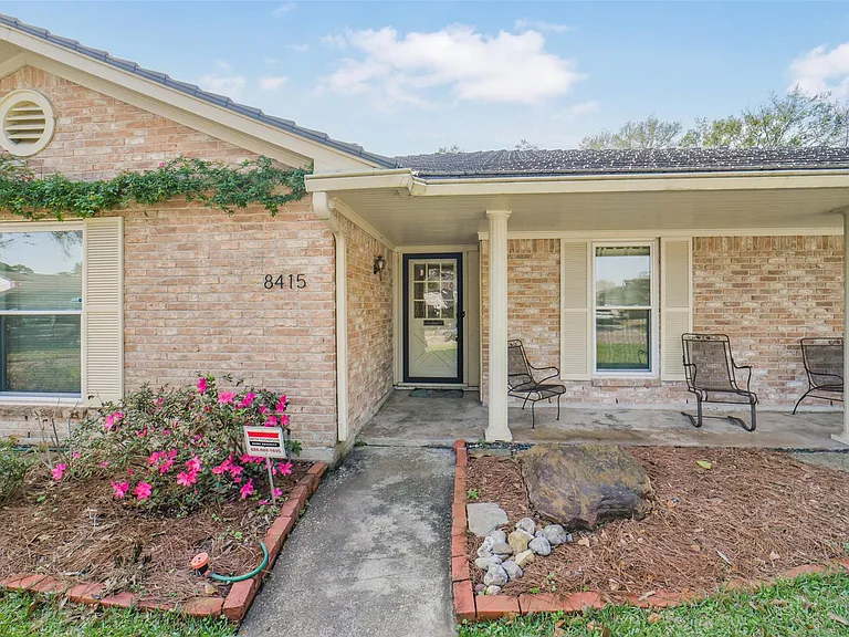 8415 Braesdale Ln — Photo 3