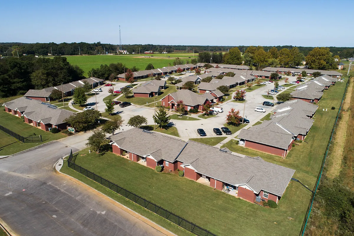 Building Photo - 17962 Arrowhead Cir