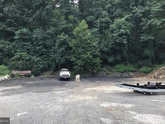 3rd image of 3650 Kings Hwy