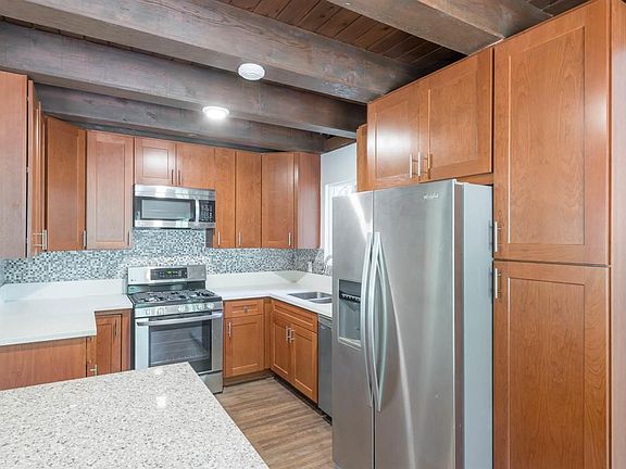 5th image of 1135 Peninsula Dr