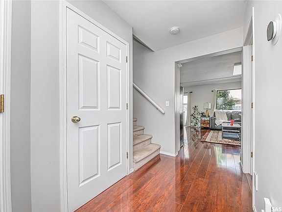 5th image of 212 La Ronge Road #114