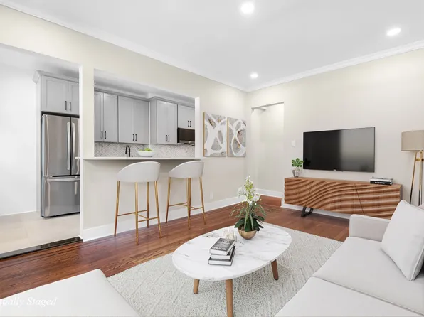 130 Bayridge Parkway 1C image 2 of 10