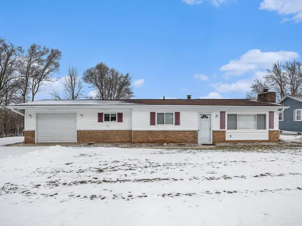 34 New Moon Ter S, Springfield, MI 49037