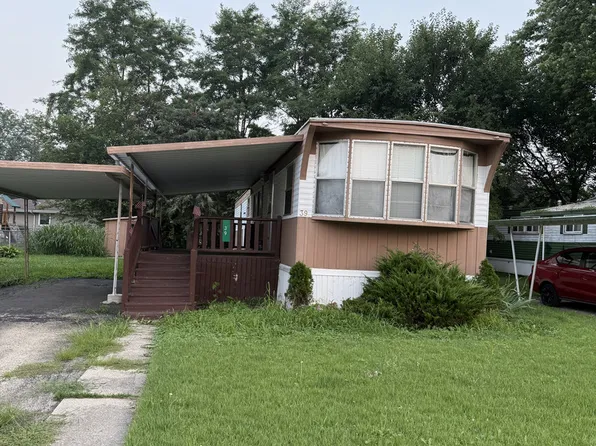 39 Maple Ln, Manteno, IL 60950