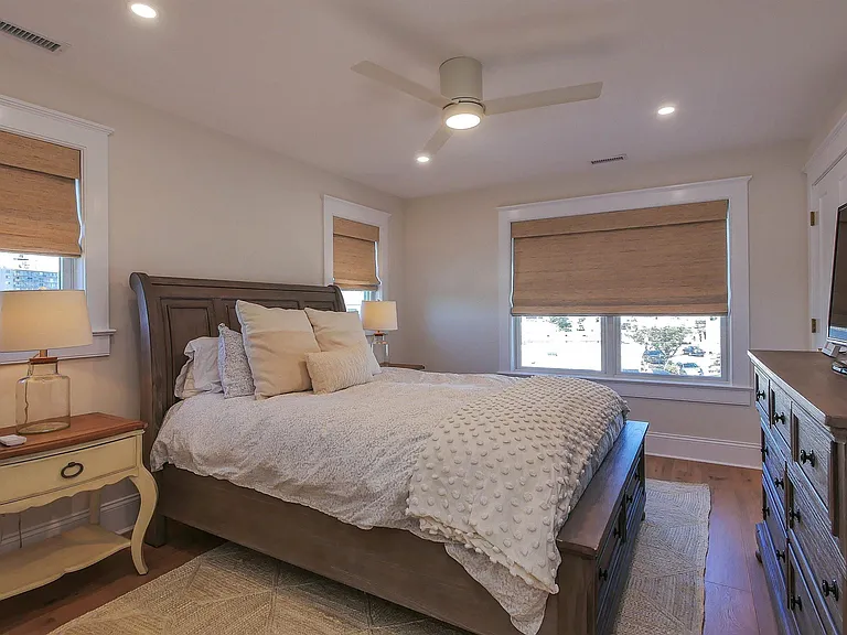 106 N Derby Ave — Photo 26