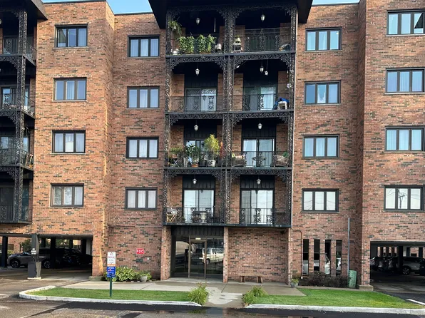 9355 Landings Ln Unit 301, Des Plaines, IL 60016
