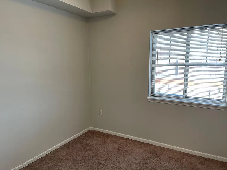 313 S Gilbert St #2022 — Photo 4