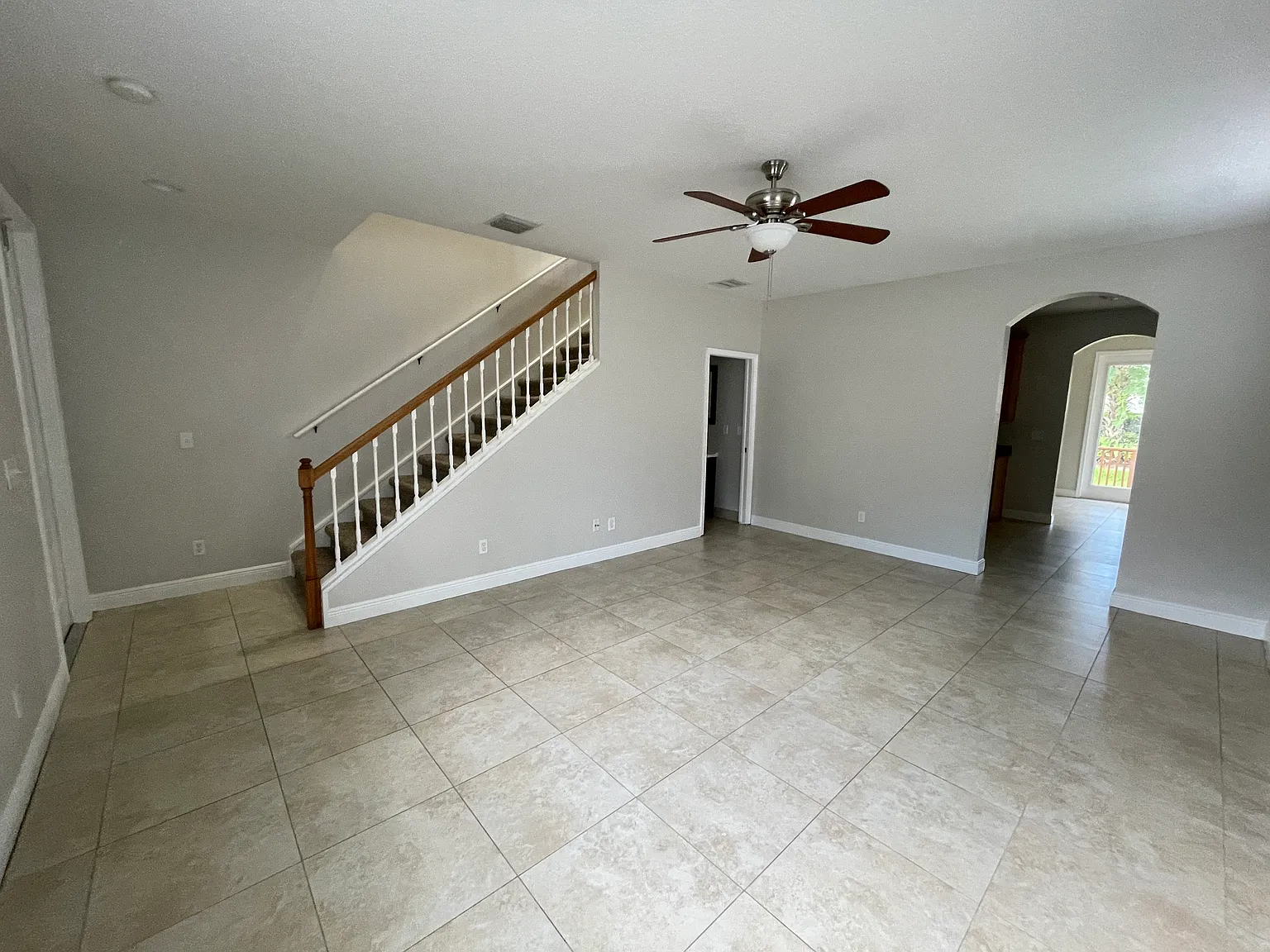 3 bed, 2.5 bath, 1700 sqft, $2,300 — Photo 3