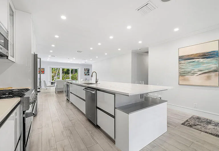 1733 Coral Gardens Dr — Photo 22