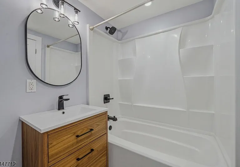 161 Broughton Ave #2 — Photo 7