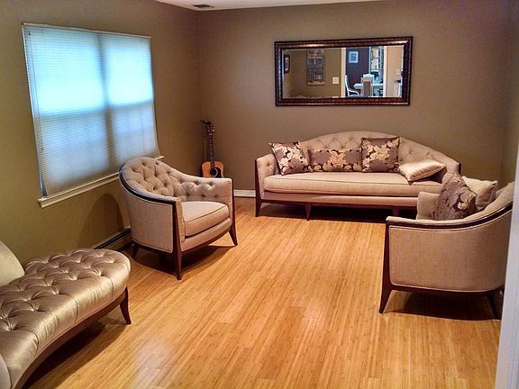 5th image of 17 Lynhaven Pl