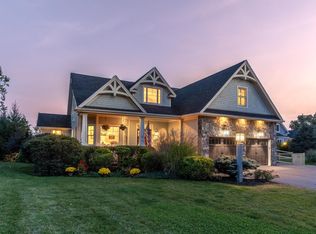 10 Winterberry Dr, Dover, NH 03820