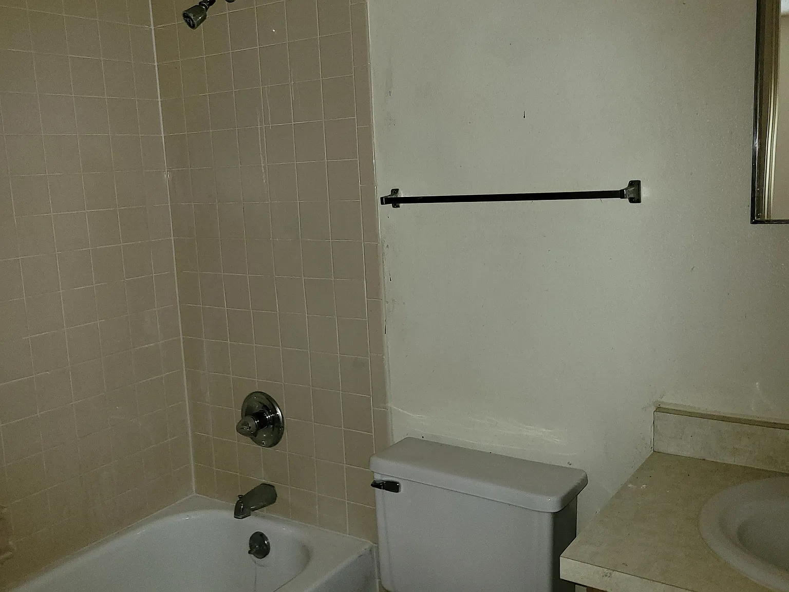2 bed, 900 sqft, $1,320 — Photo 2