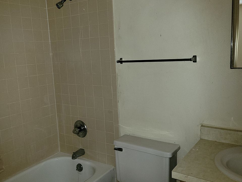2nd image of 5370 SE 29th Pl #B