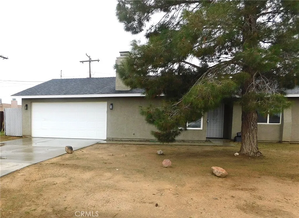 3 bed, 1338 sqft, $2,000 — Photo 3