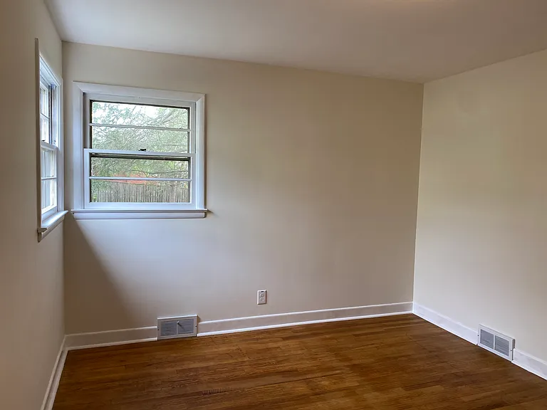 7 N Pershing Rd — Photo 8