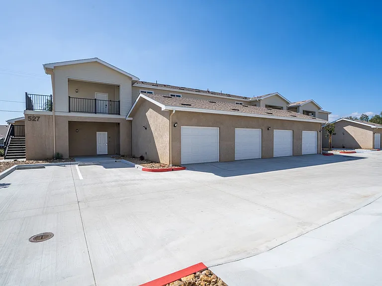 Village Place Apartments — Photo 23