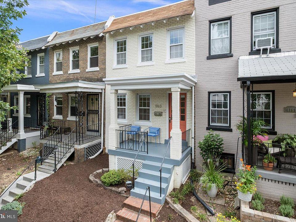 1st image of 1163 Abbey Pl NE