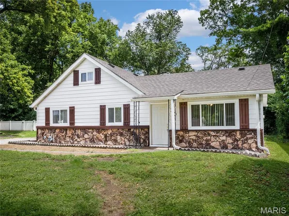 20 Red Rose Dr, Collinsville, IL 62234