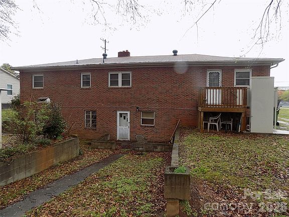 2nd image of 2605 Lowell Rd