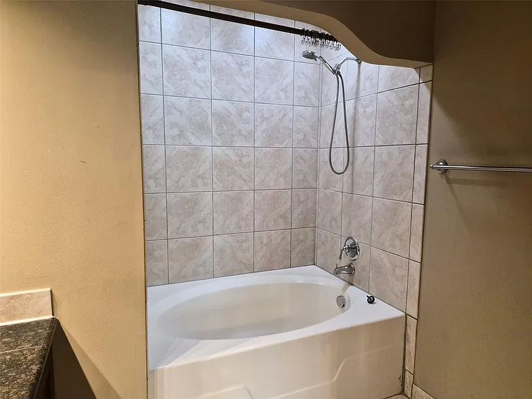1010 Rosine St #23 — Photo 21