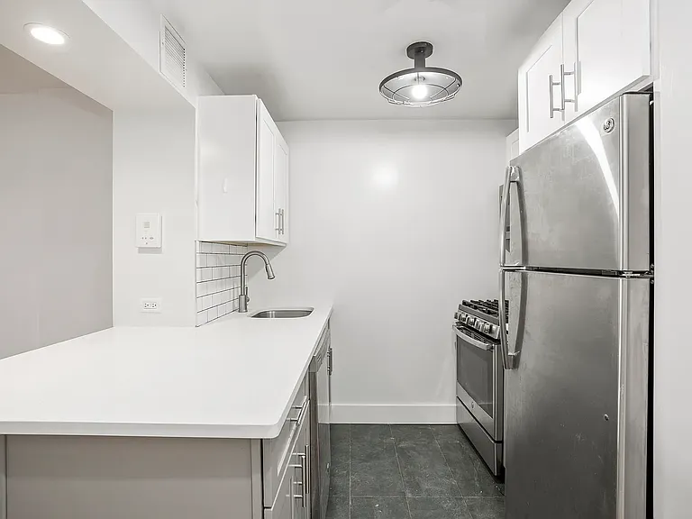 104 Luquer St #3C — Photo 7