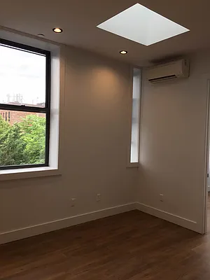 Rented by Lodger Corp | media 13