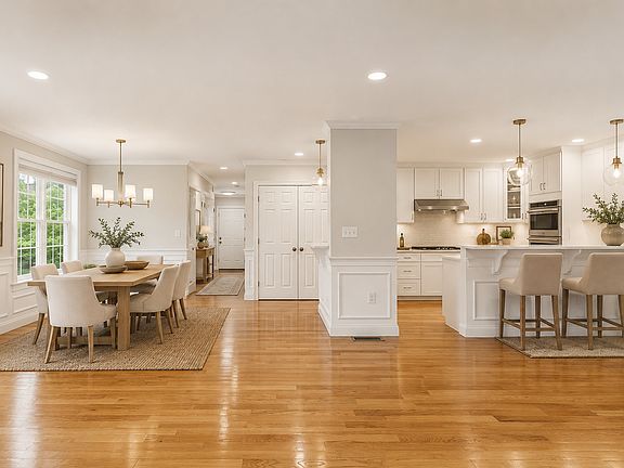 3rd image of 37 Jefferson Dr