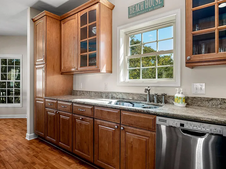 2219 E Pelican Dr — Photo 10
