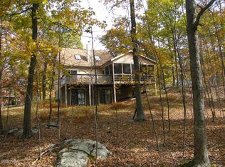 178 Tanager Rd, Lackawaxen, PA 18435