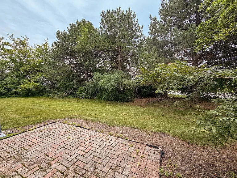 2436 Devonshire Ct — Photo 22