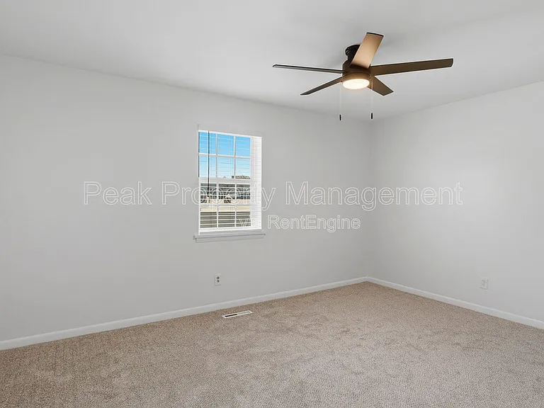 304 S Center St #30 — Photo 11